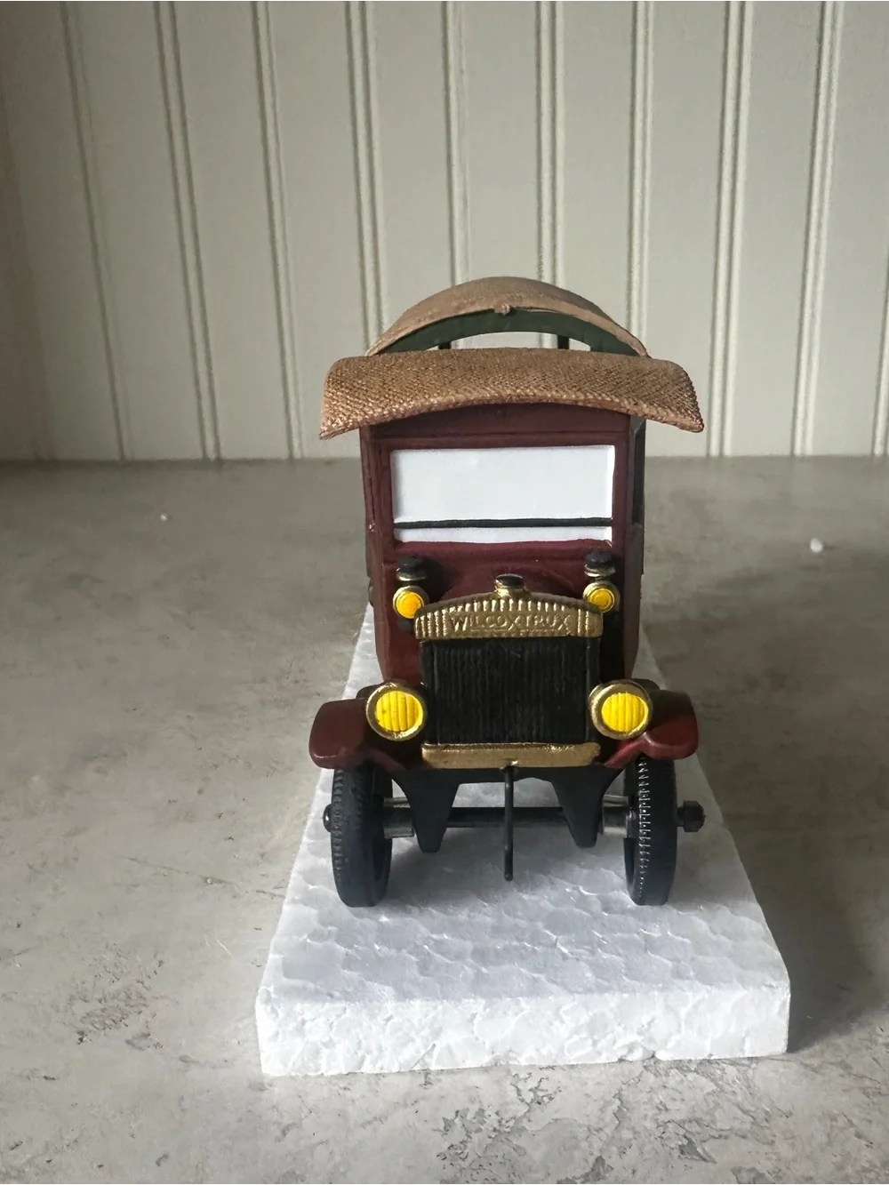 Department 56 Poinsettia Delivery Truck #59000 New Accessories Heritage Village